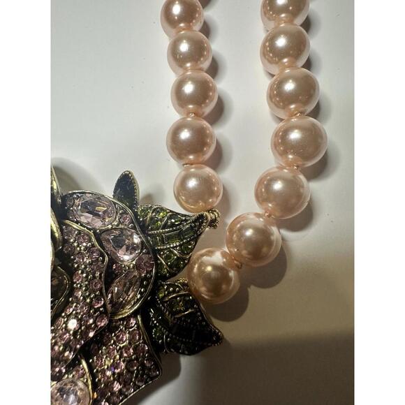 Heidi Daus Disney Beauty and the Beast Rose Pearl Necklace Pink w/ Green Leaves - Picture 3 of 9